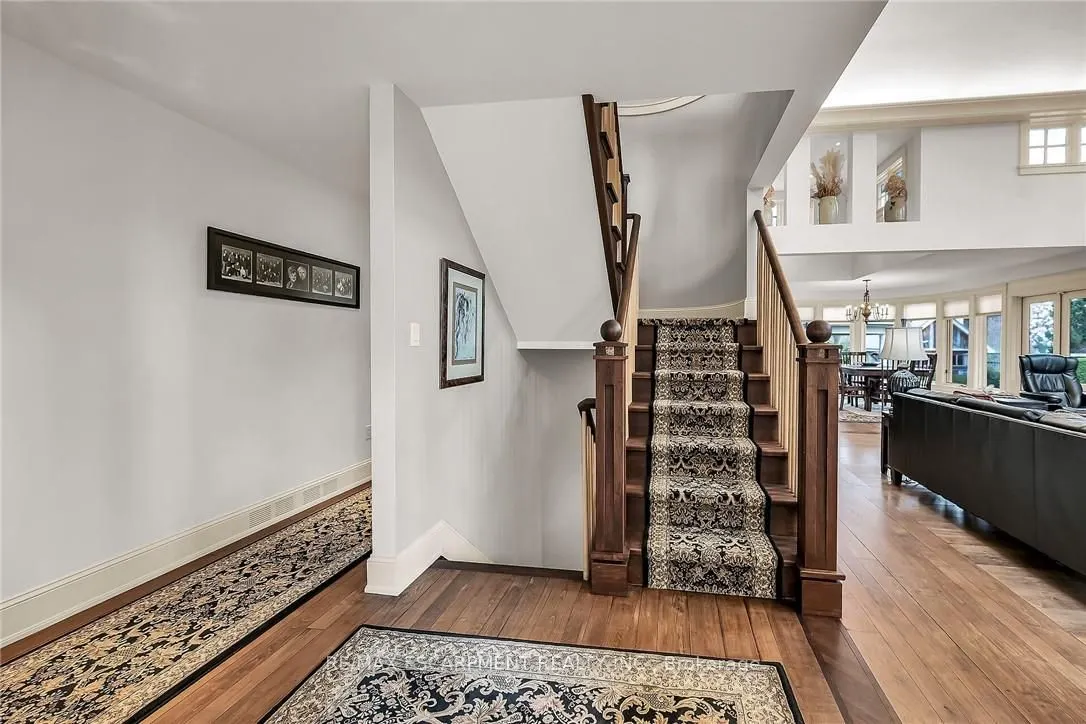 285 Hamilton Drive