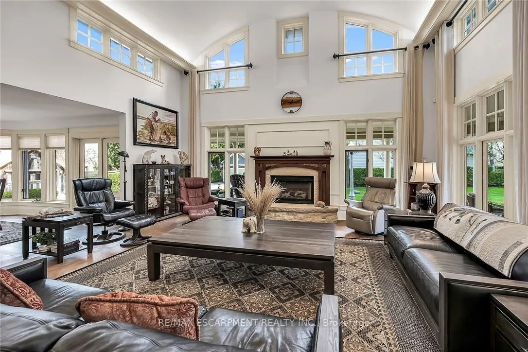 285 Hamilton Drive