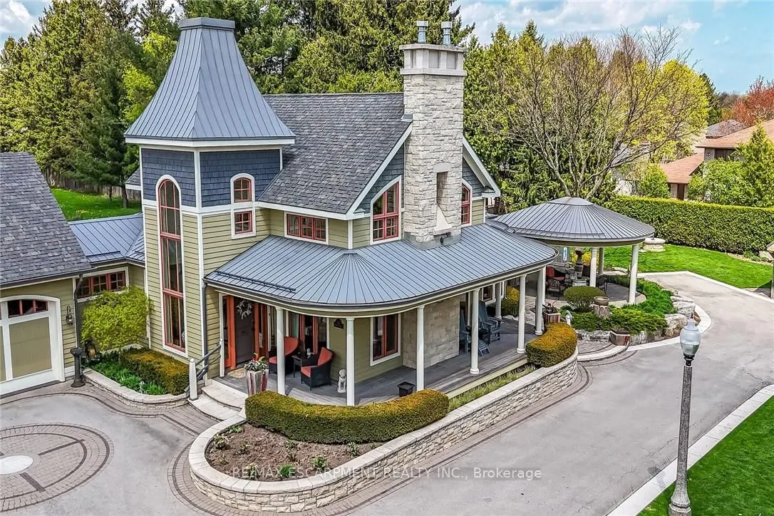 285 Hamilton Drive