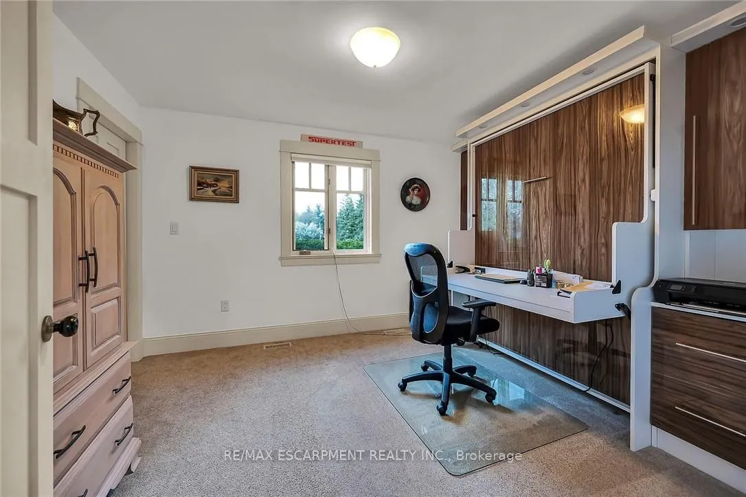 285 Hamilton Drive