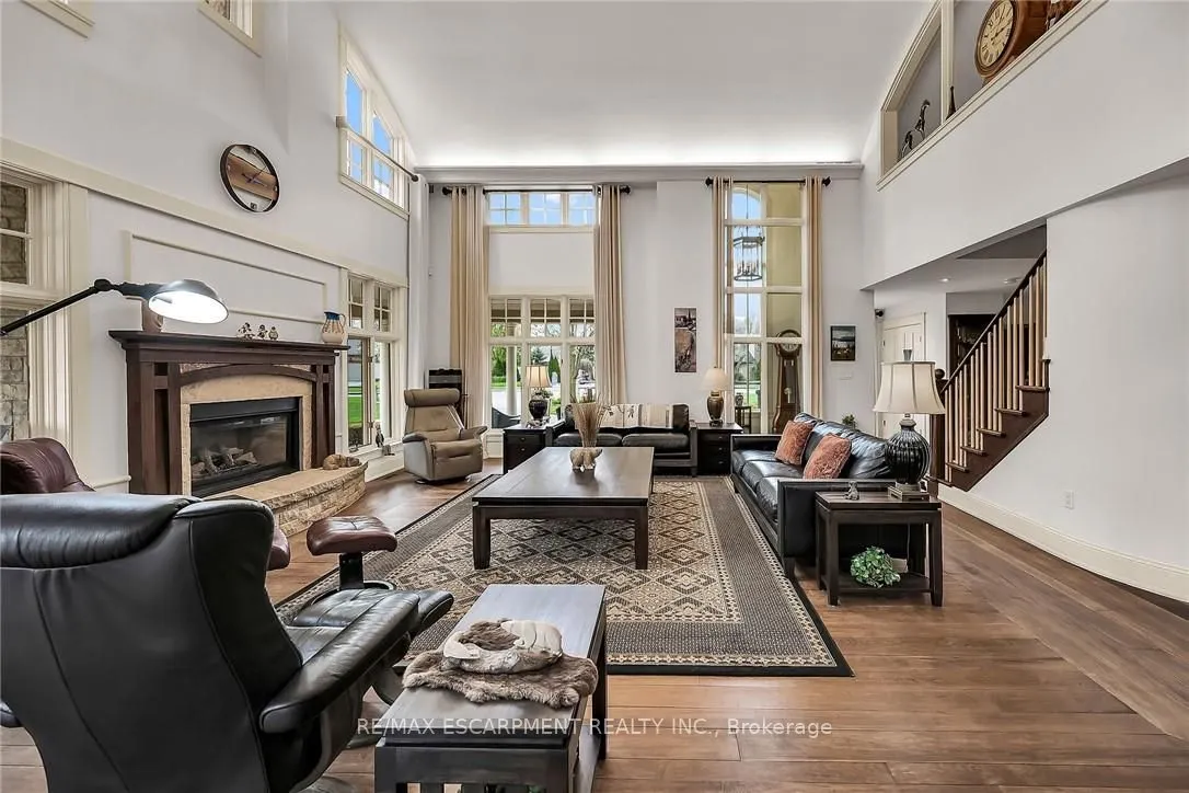 285 Hamilton Drive