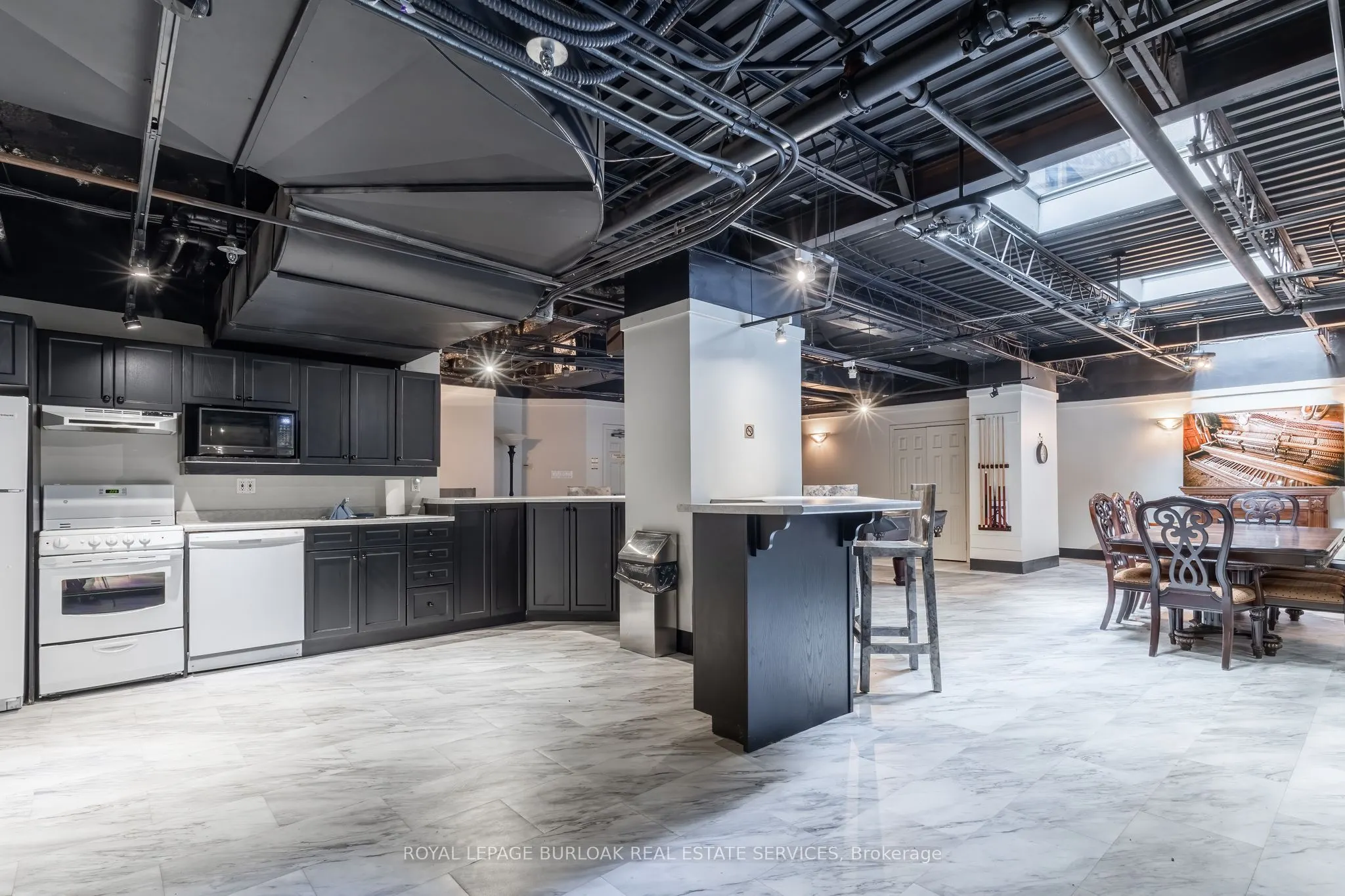 36 James Street S, #509