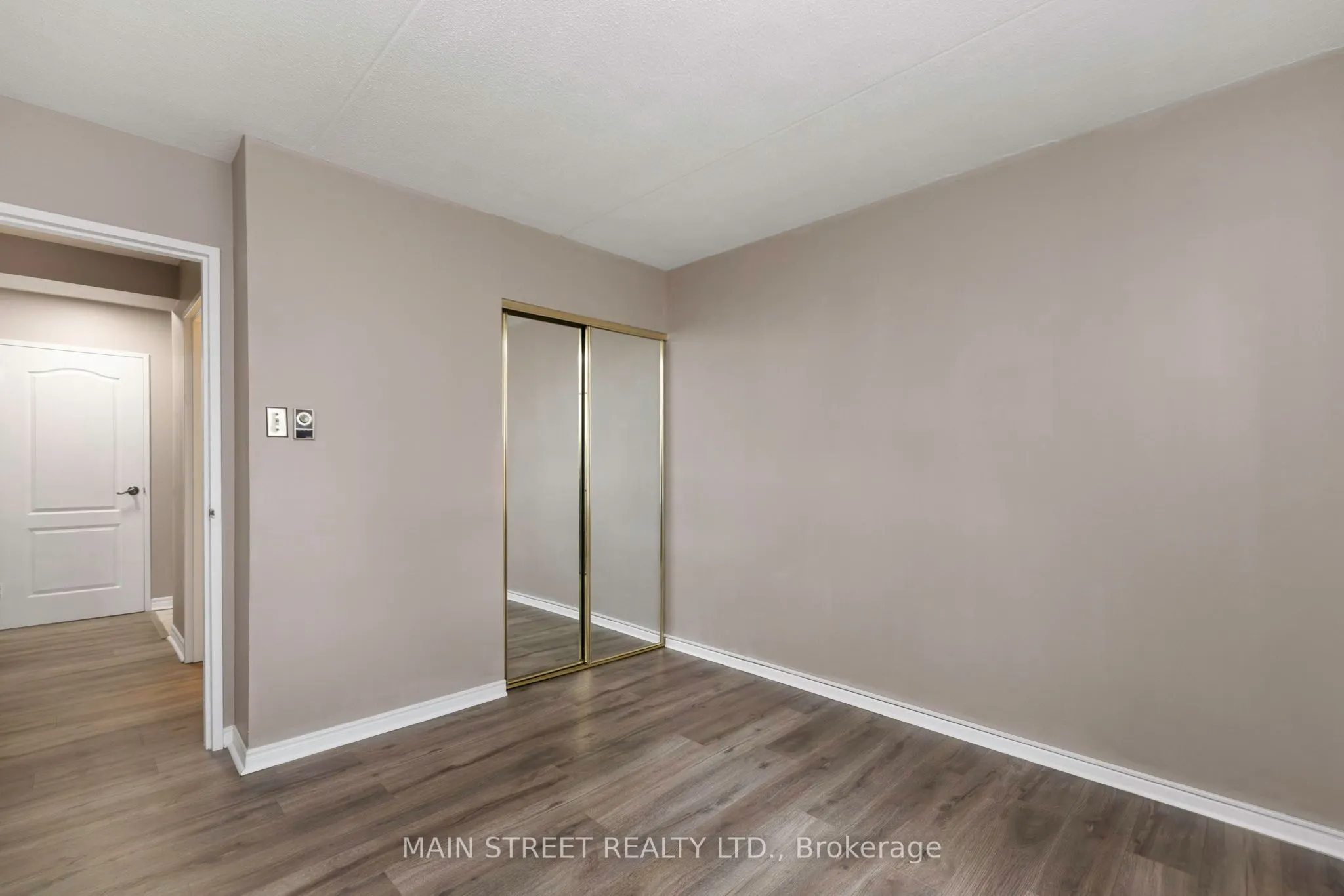 200 Beaconview Heights, #203