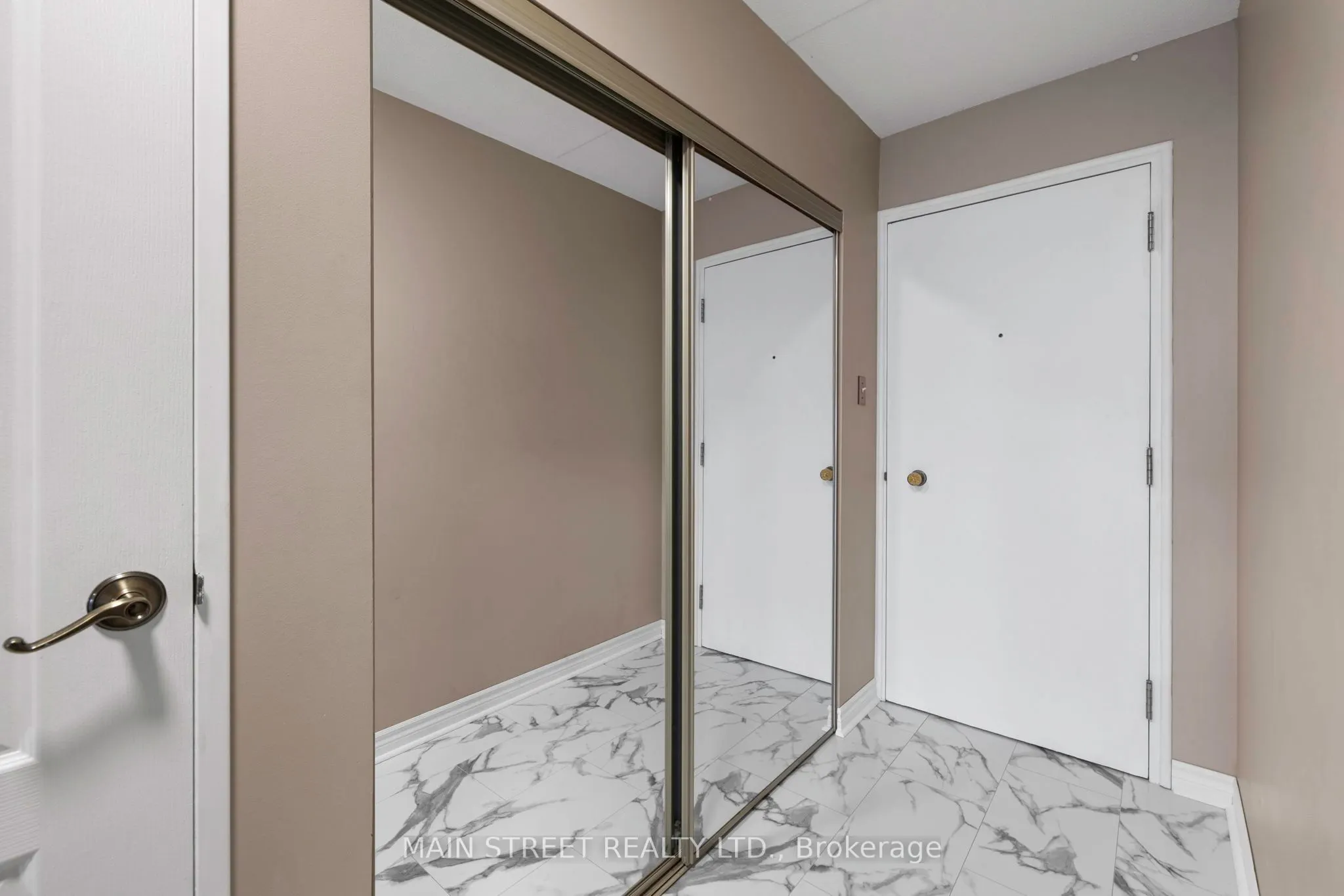 200 Beaconview Heights, #203