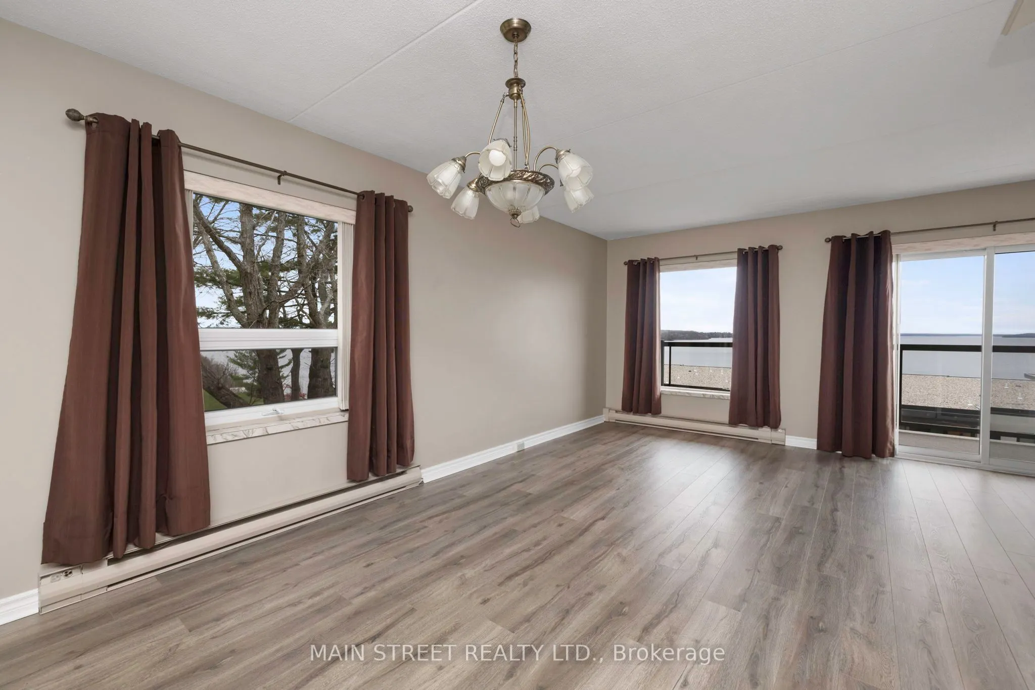 200 Beaconview Heights, #203