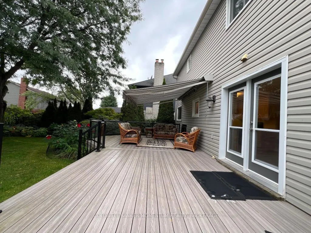 8 Meadowbrook Lane
