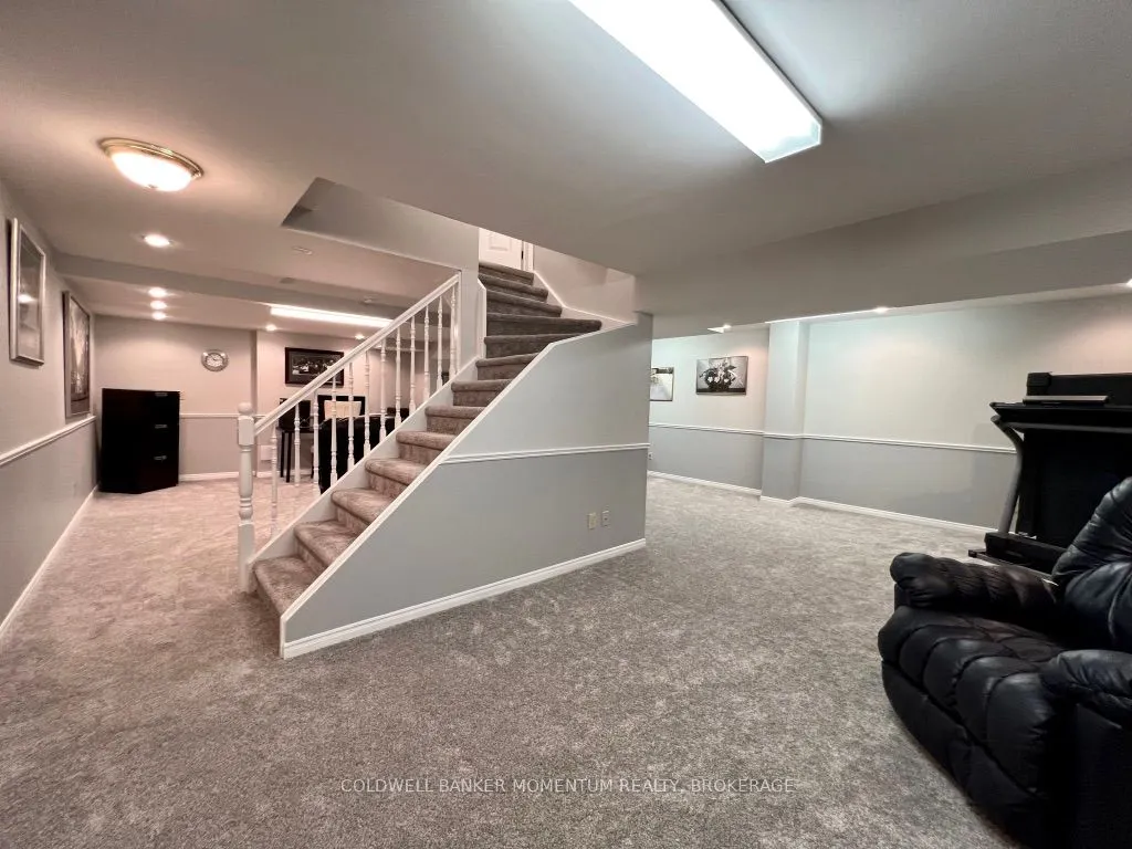 8 Meadowbrook Lane