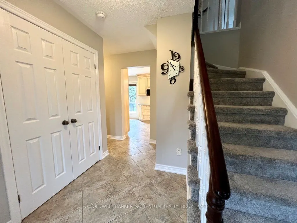 8 Meadowbrook Lane