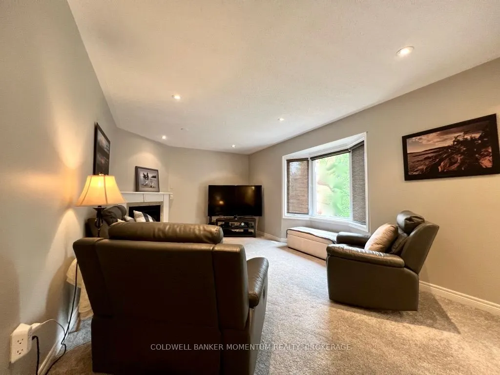 8 Meadowbrook Lane