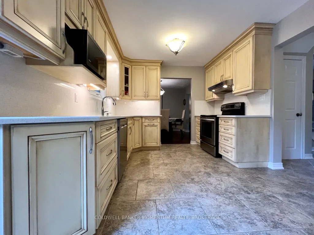 8 Meadowbrook Lane