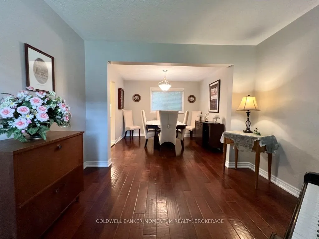 8 Meadowbrook Lane