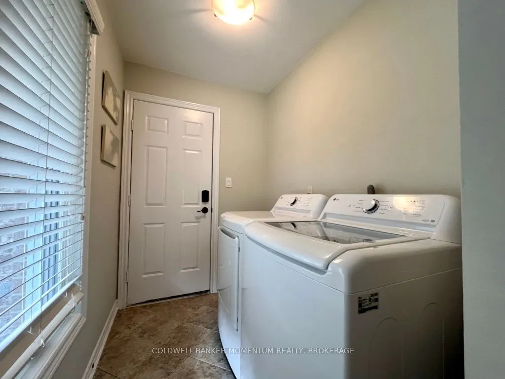 8 Meadowbrook Lane