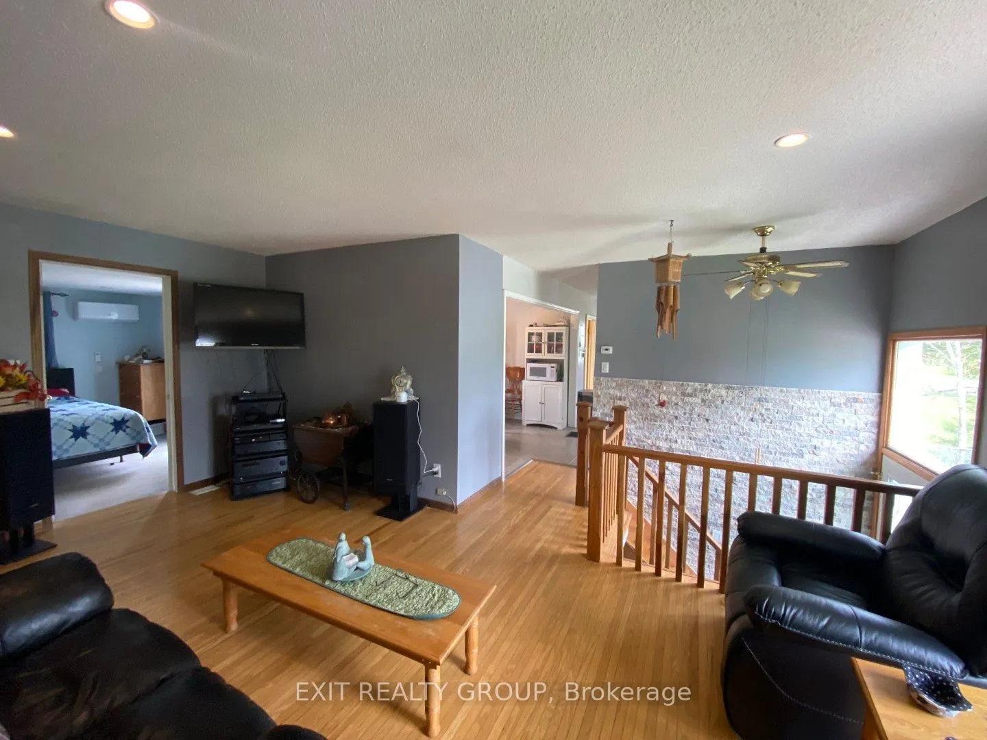 87 Bernard Long Road