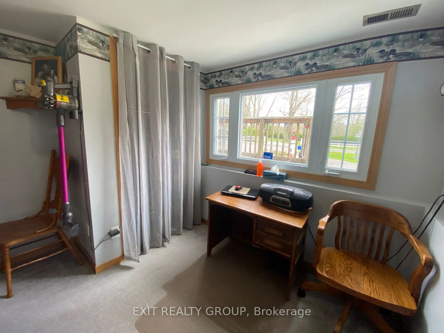 87 Bernard Long Road