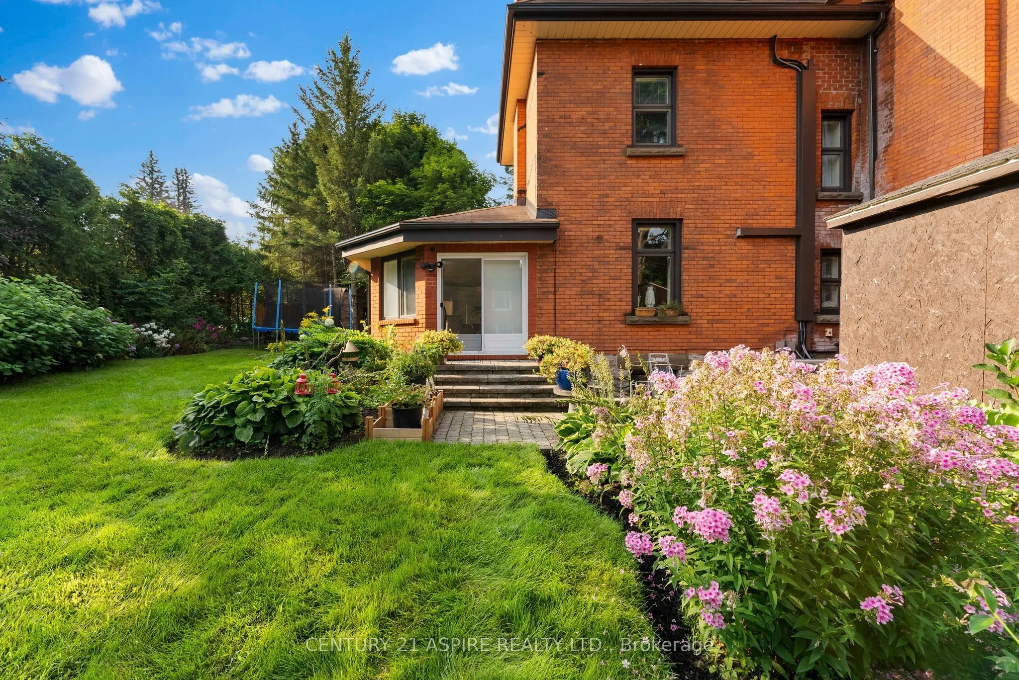 307 Maple Avenue