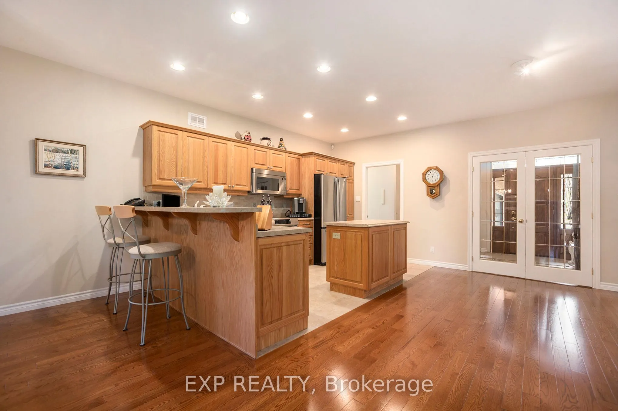 544 Lakeshore Road