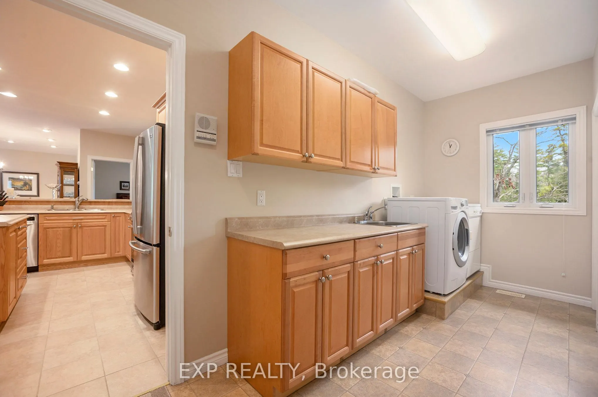 544 Lakeshore Road