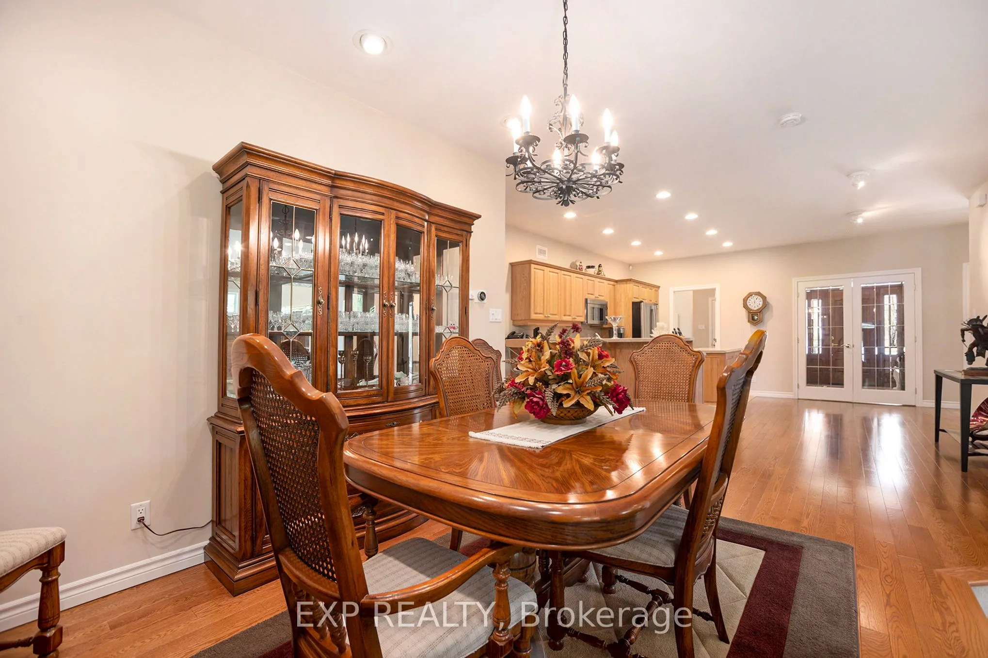 544 Lakeshore Road
