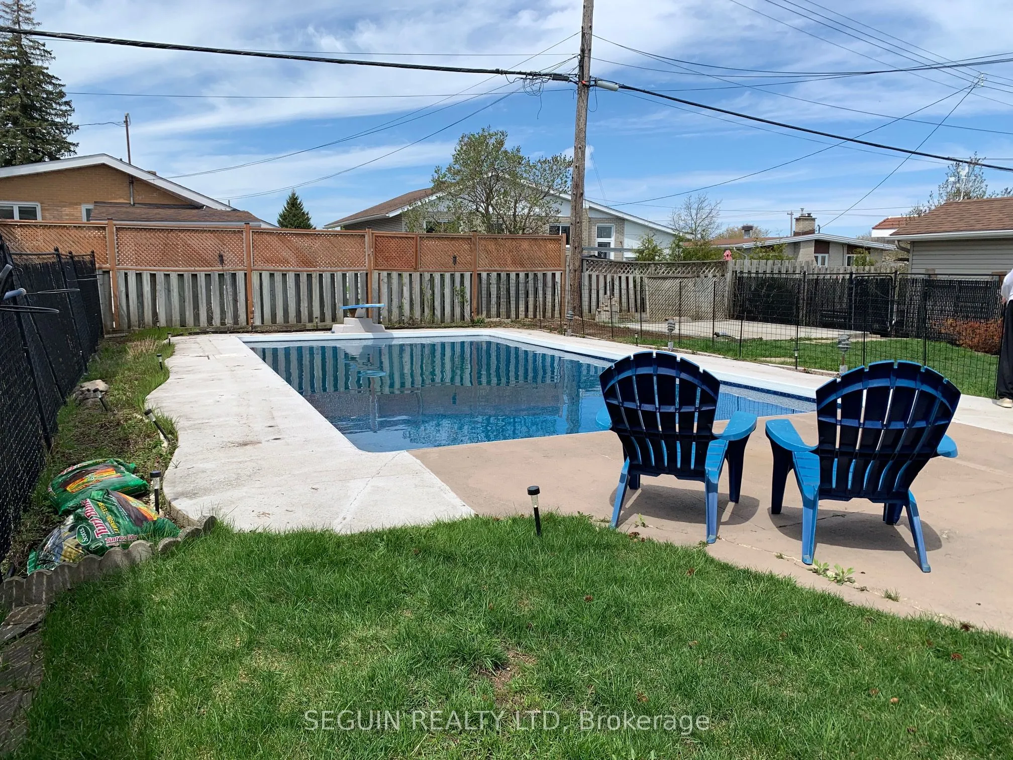 460 Theriault Street