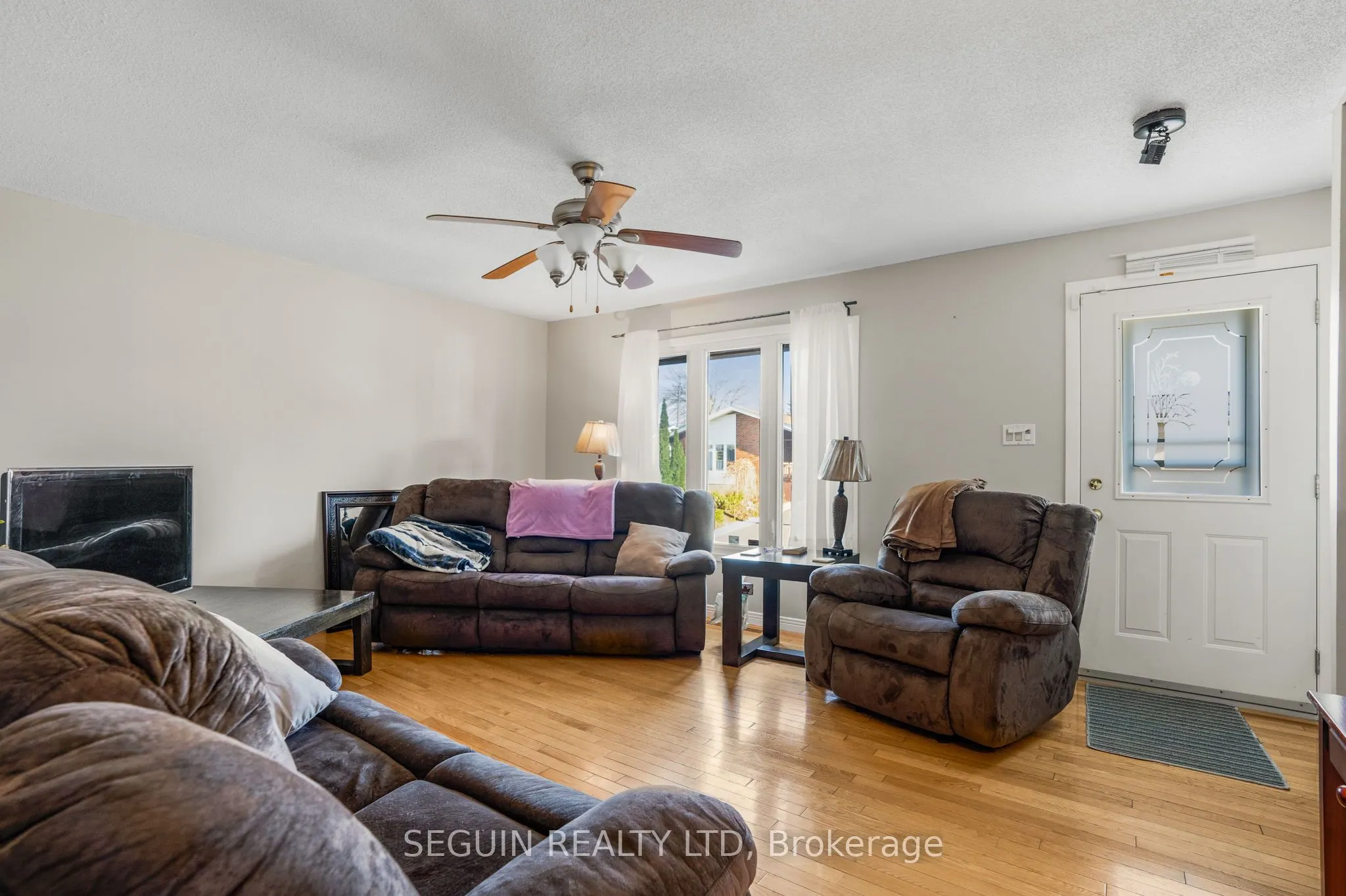 460 Theriault Street