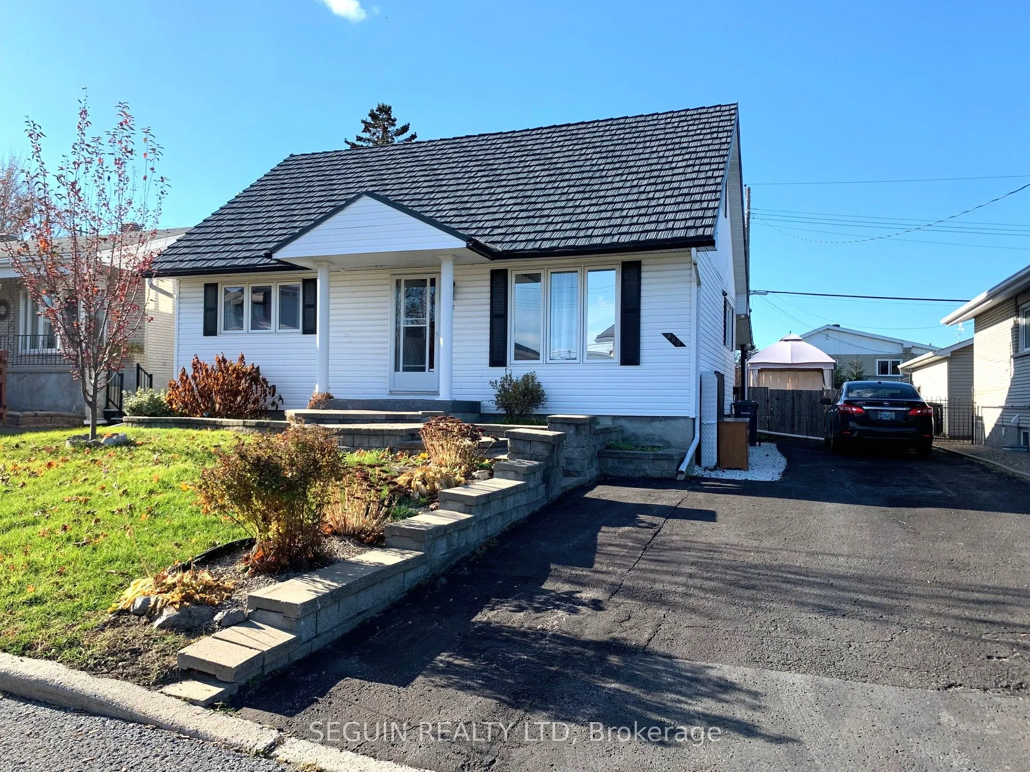 460 Theriault Street