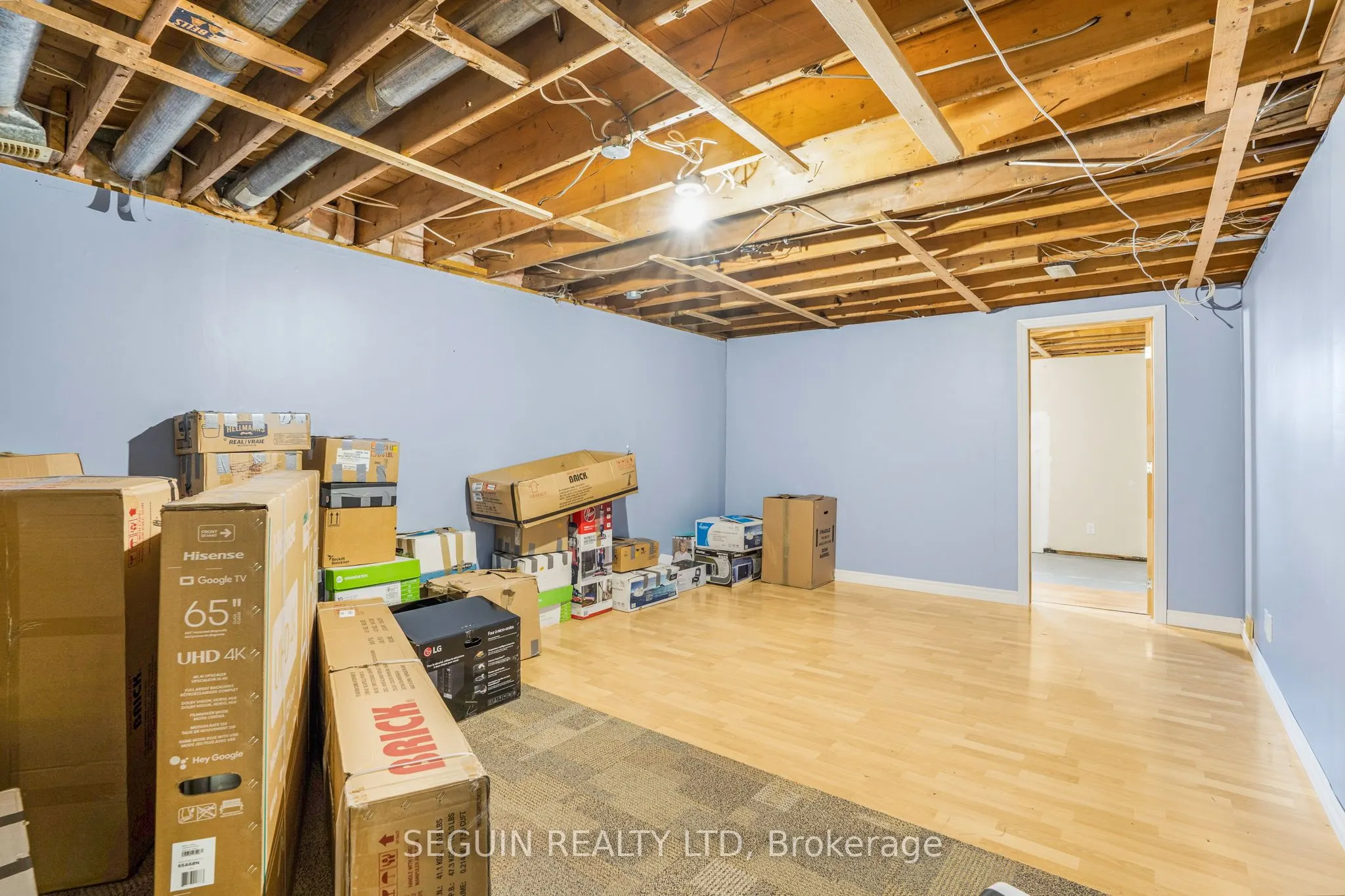 460 Theriault Street