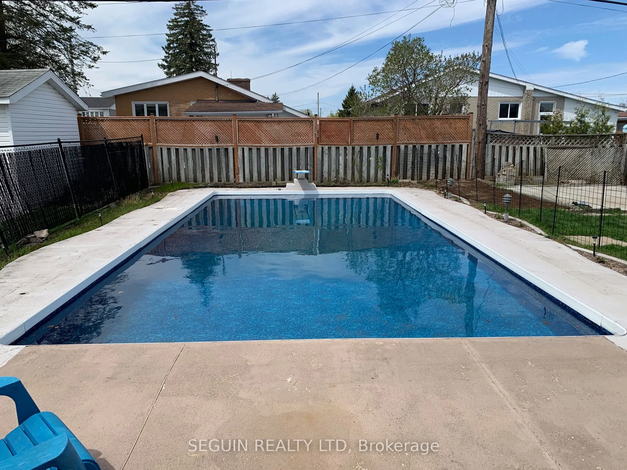 460 Theriault Street