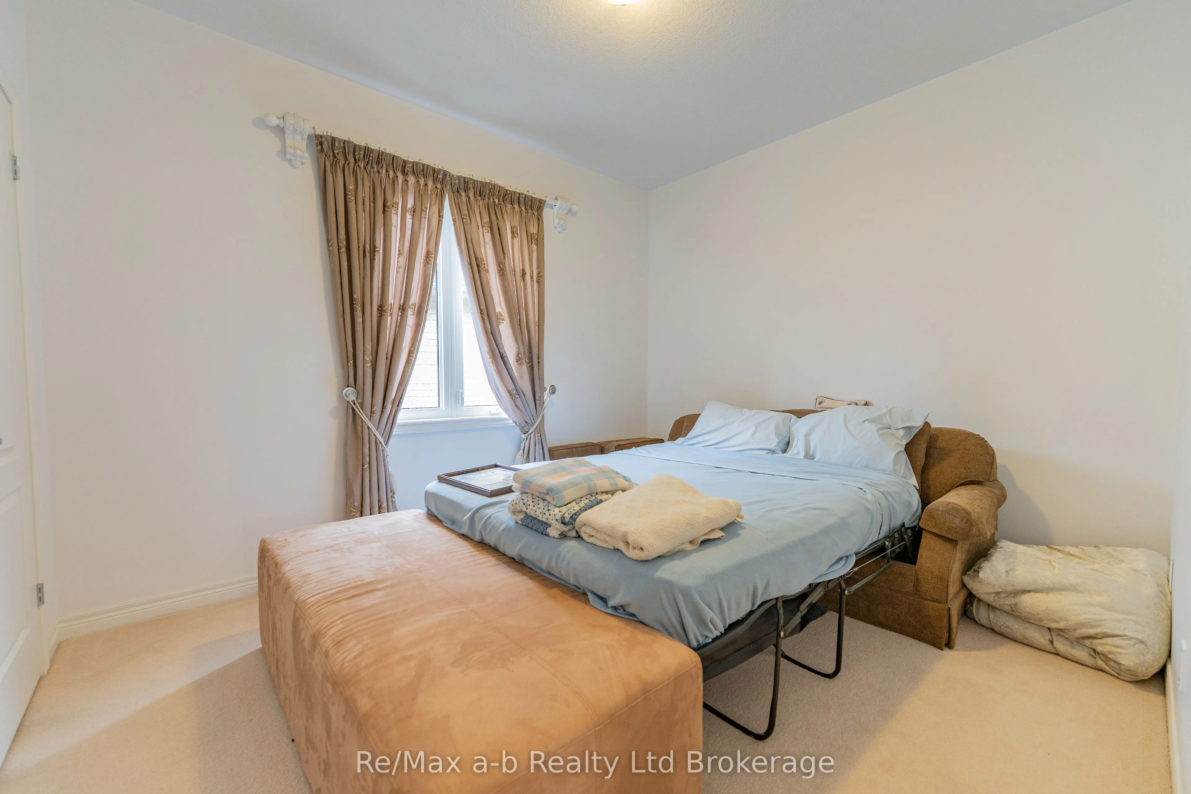 61 Jones Crescent