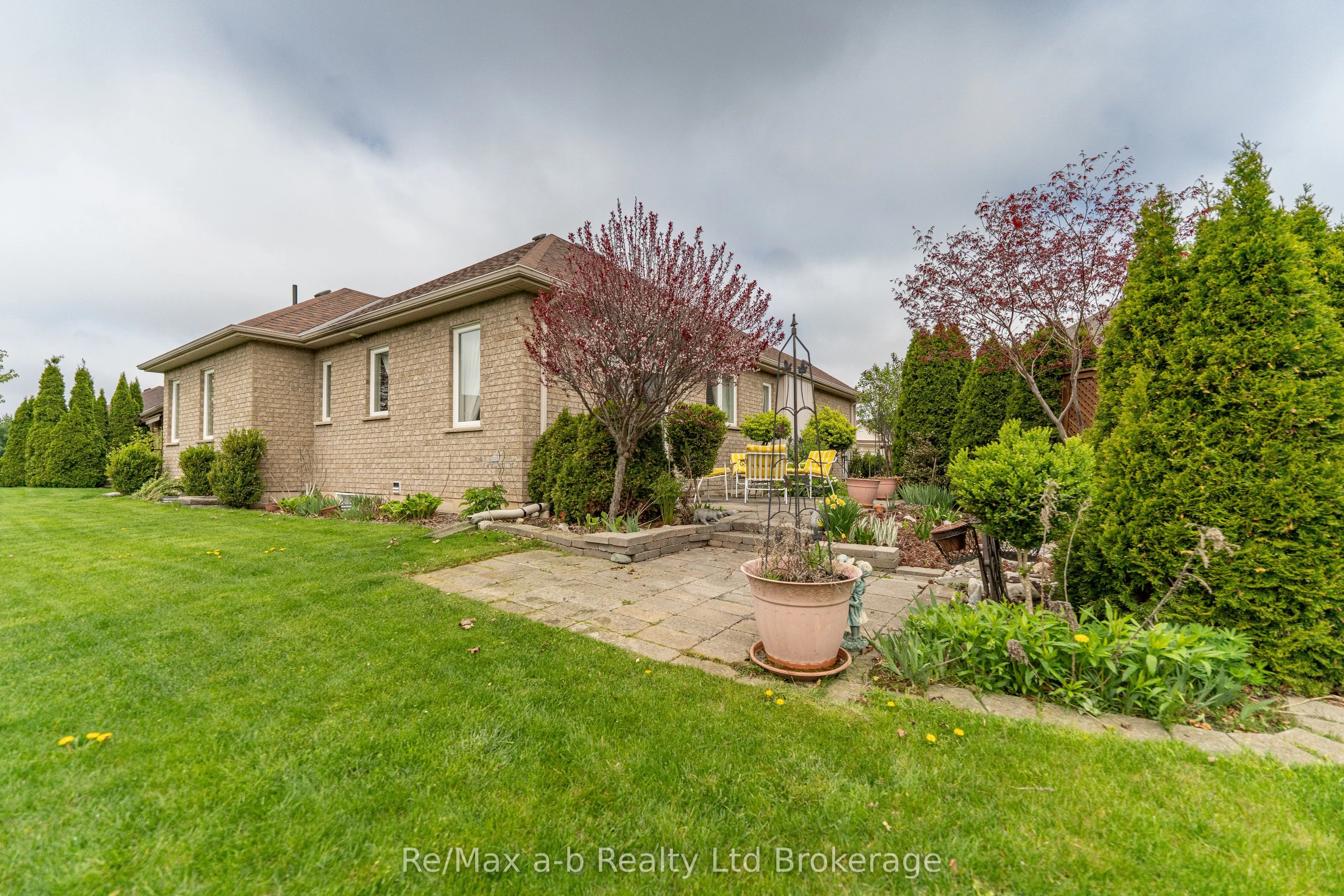 61 Jones Crescent