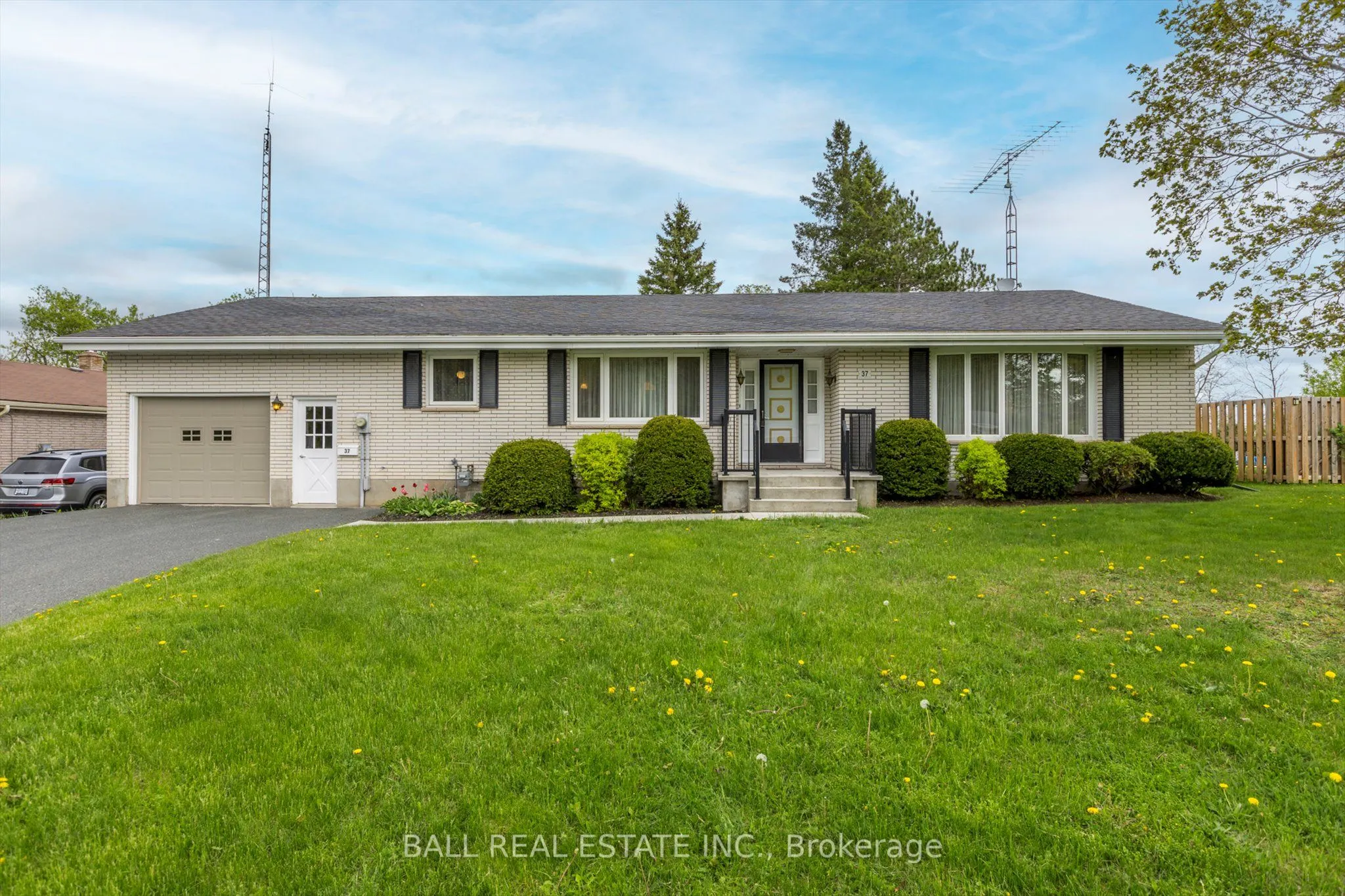 37 County Rd 40 N