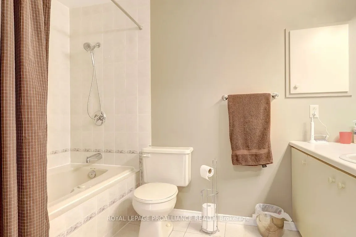 11 COUNTRY CLUB Place, #45