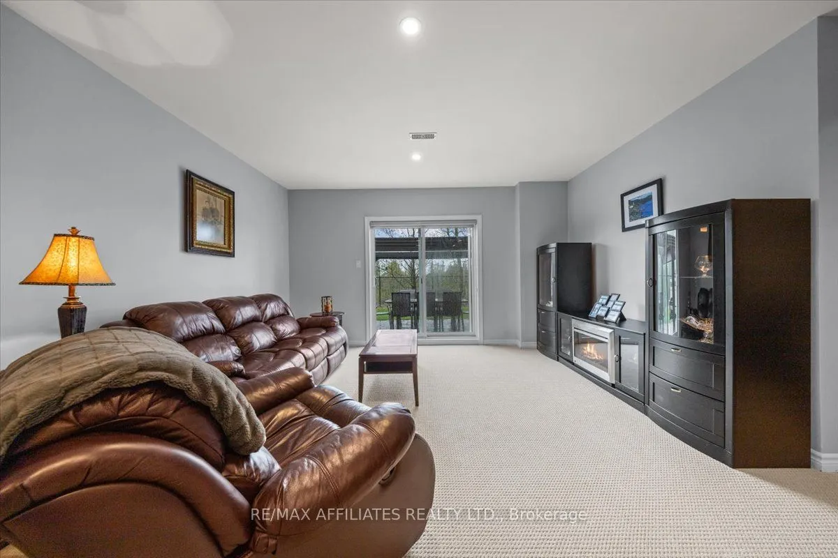 583 Baie Des Castors Street
