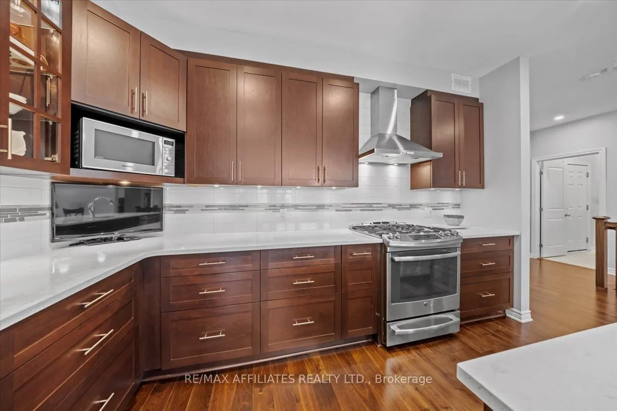 583 Baie Des Castors Street