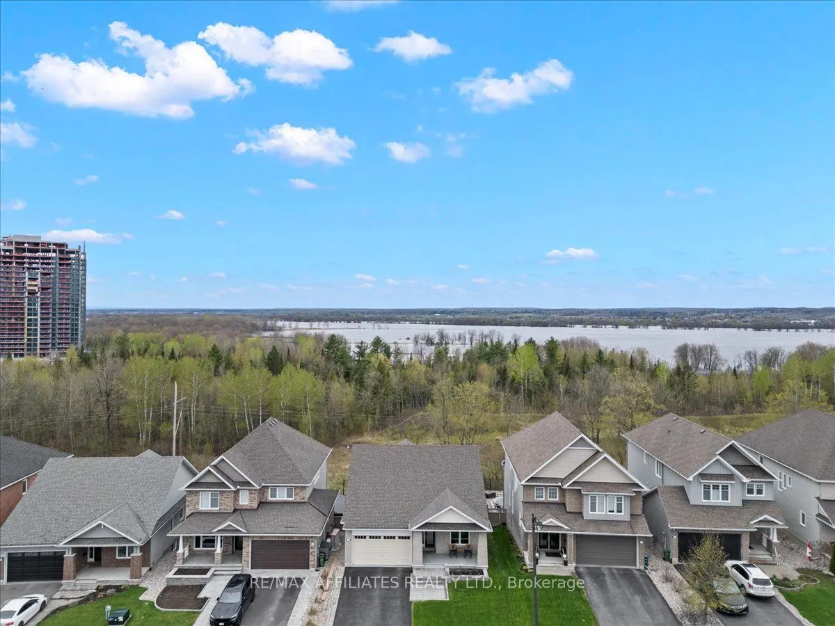 583 Baie Des Castors Street