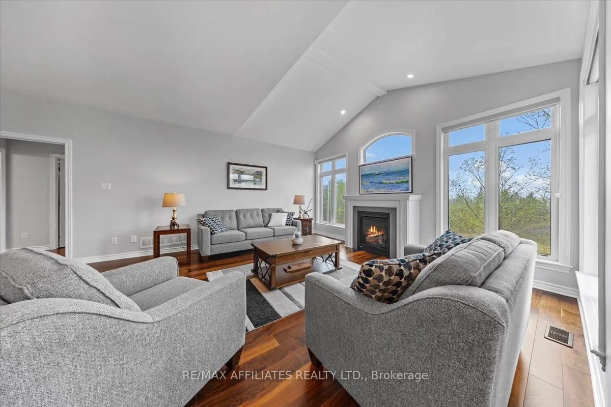583 Baie Des Castors Street