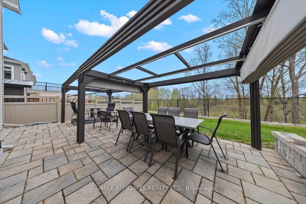 583 Baie Des Castors Street