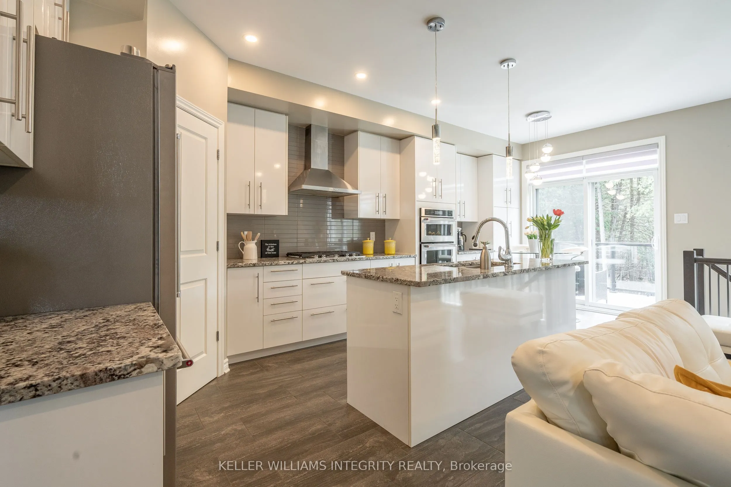 1126 Beckett Crescent