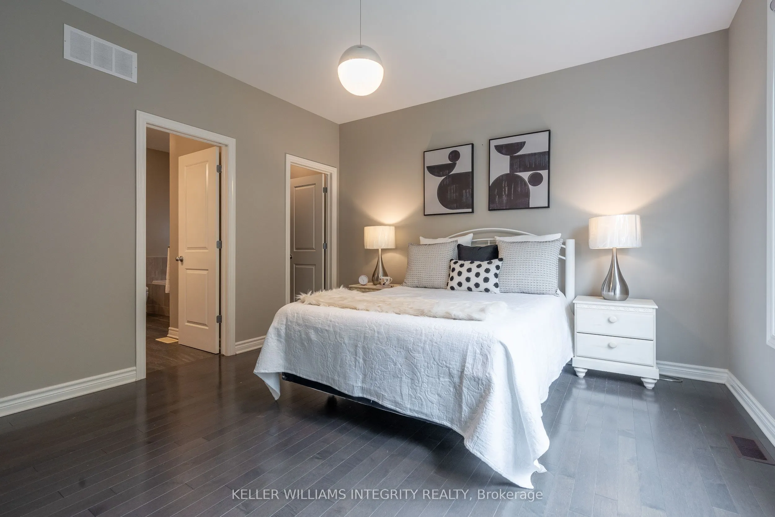 1126 Beckett Crescent