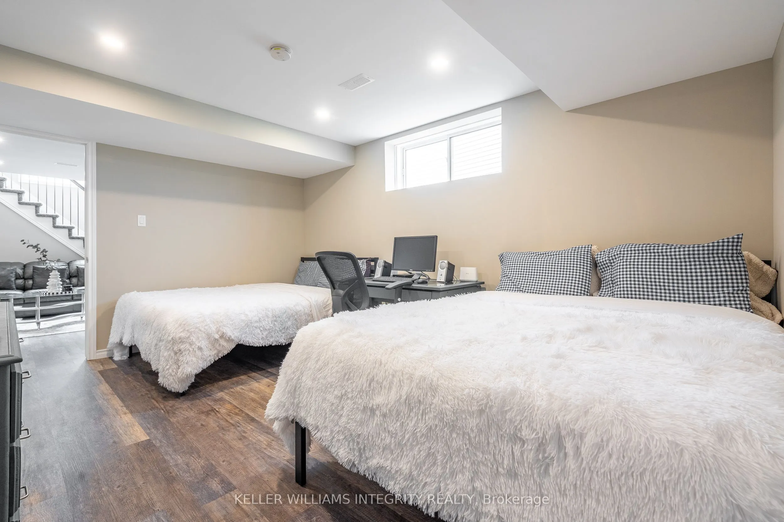 1126 Beckett Crescent