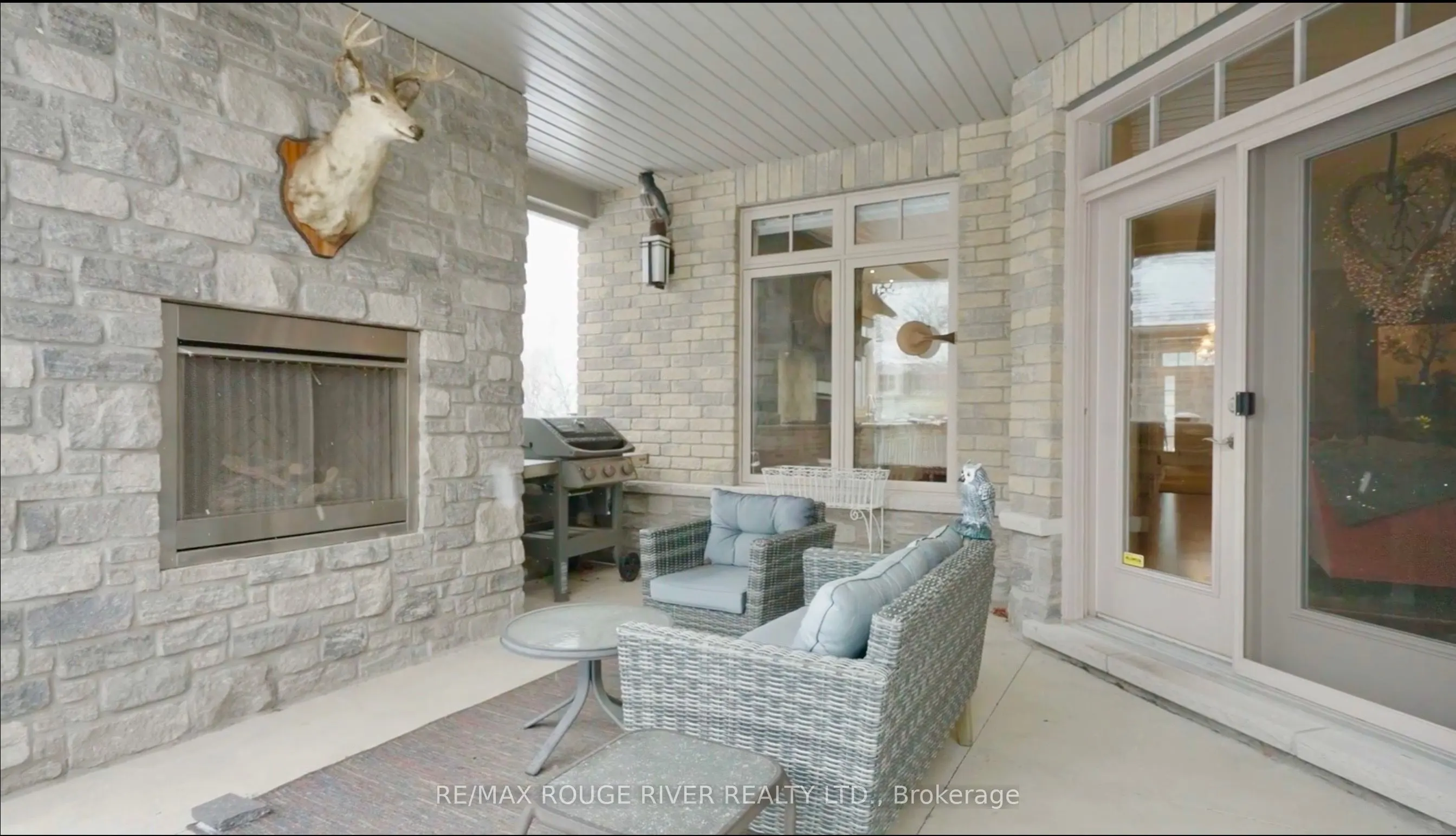 98 Ontario St Street S