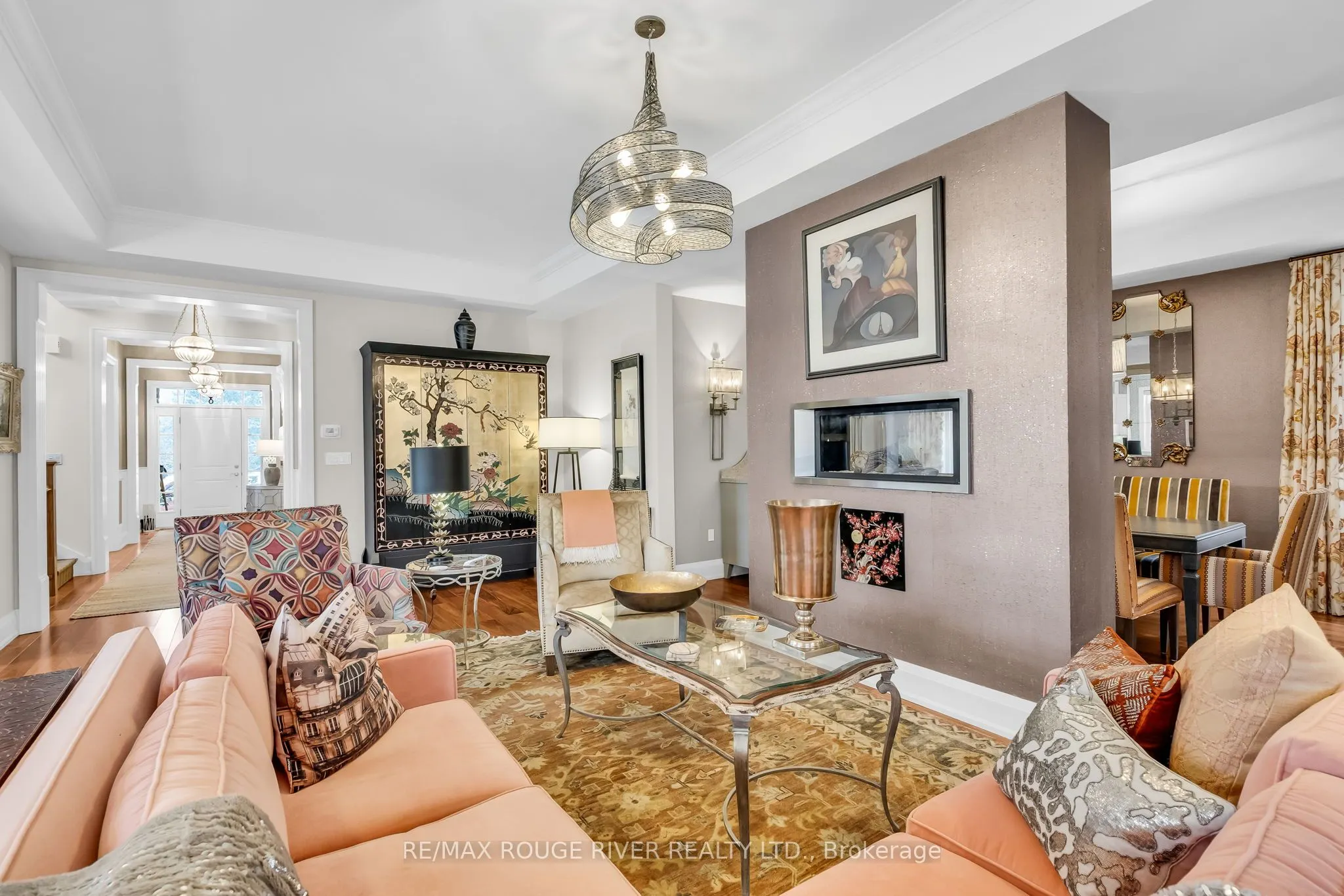 98 Ontario St Street S