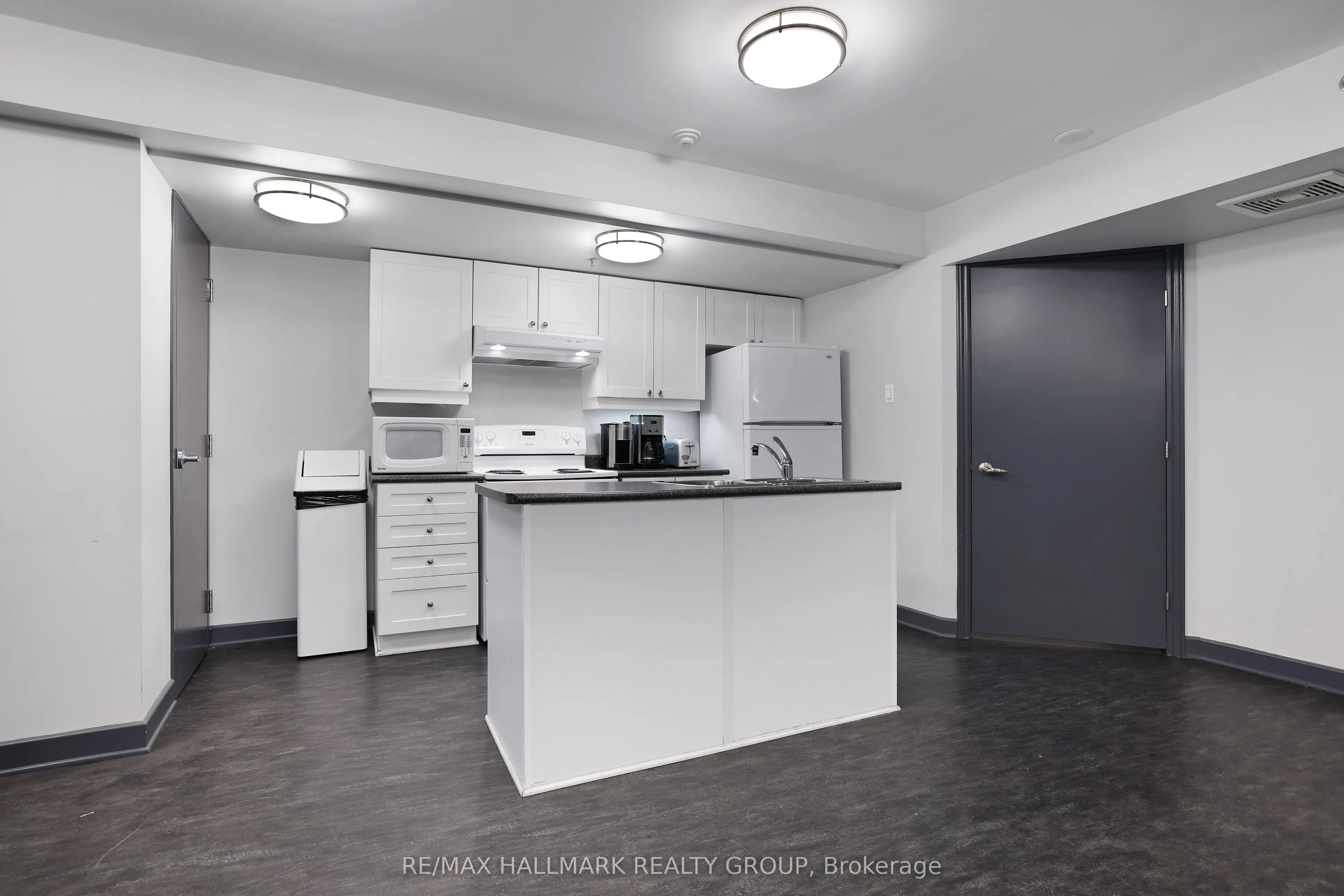 445 Laurier Avenue W, #405
