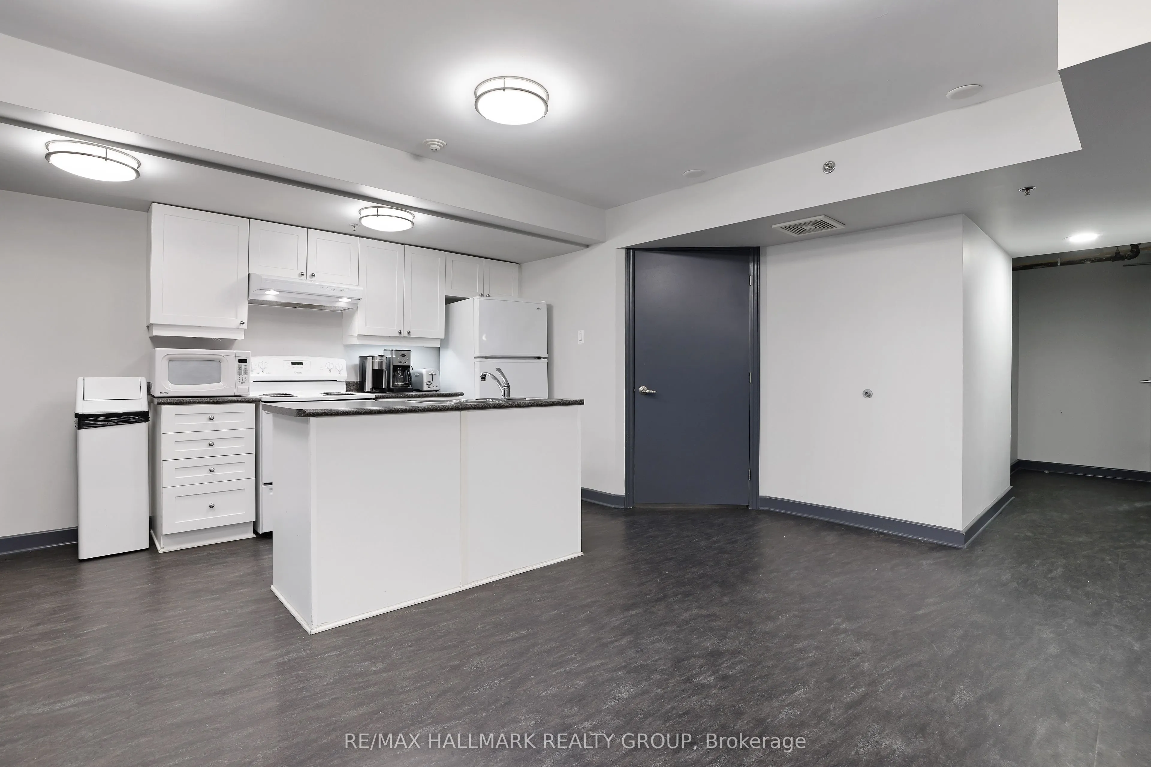 445 Laurier Avenue W, #405