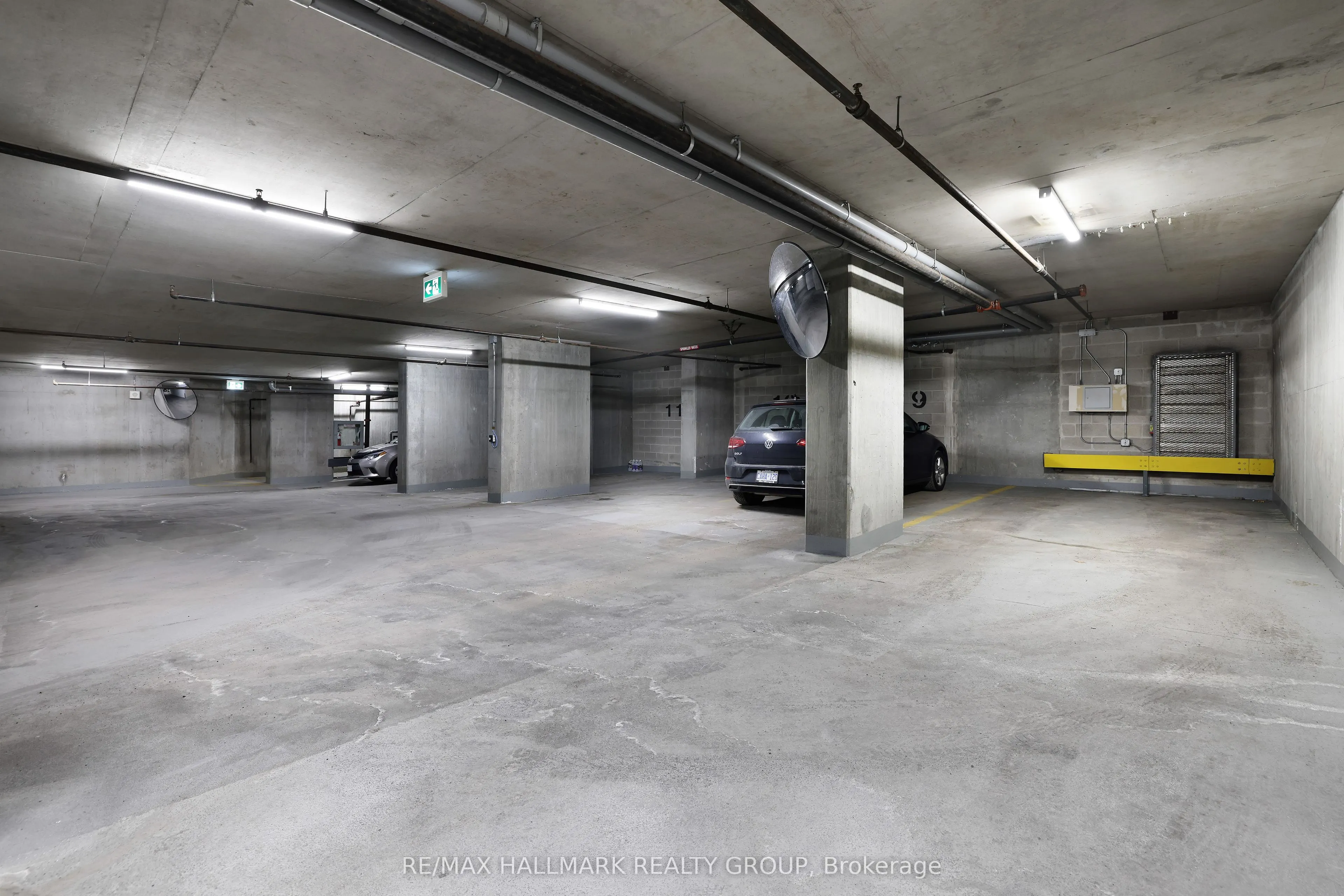 445 Laurier Avenue W, #405