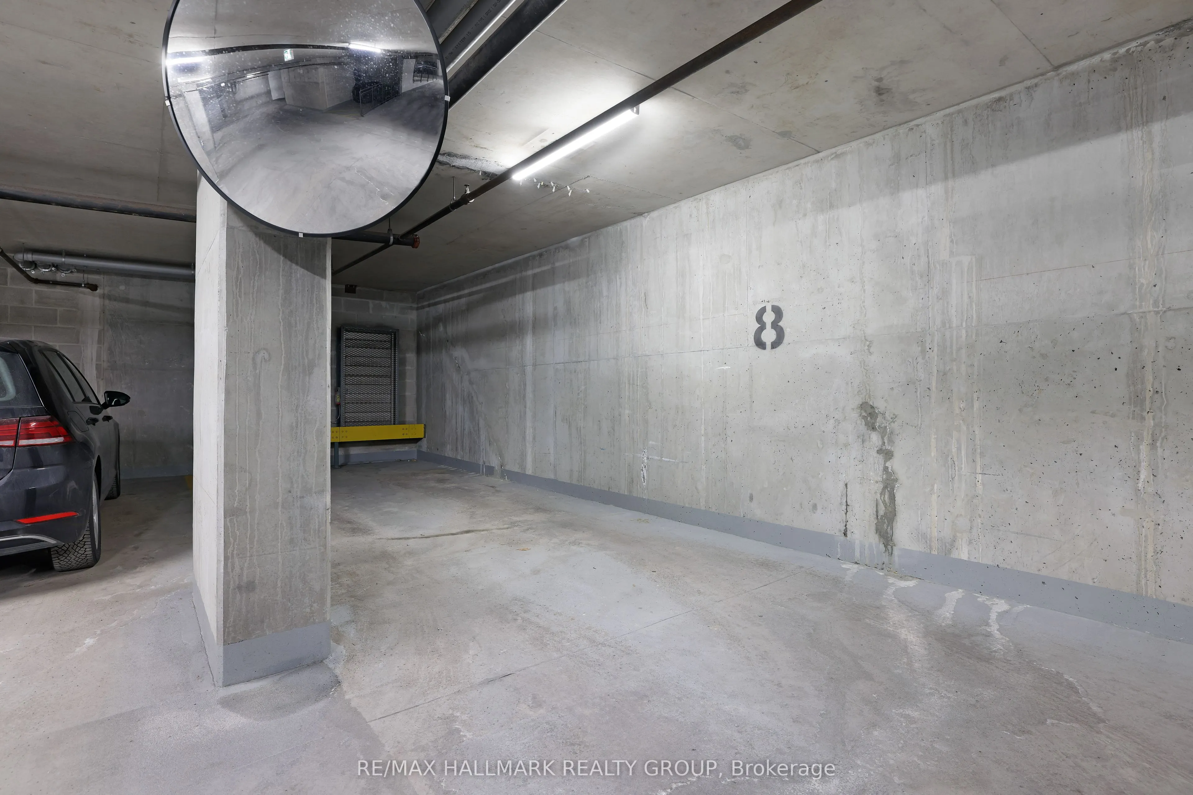 445 Laurier Avenue W, #405