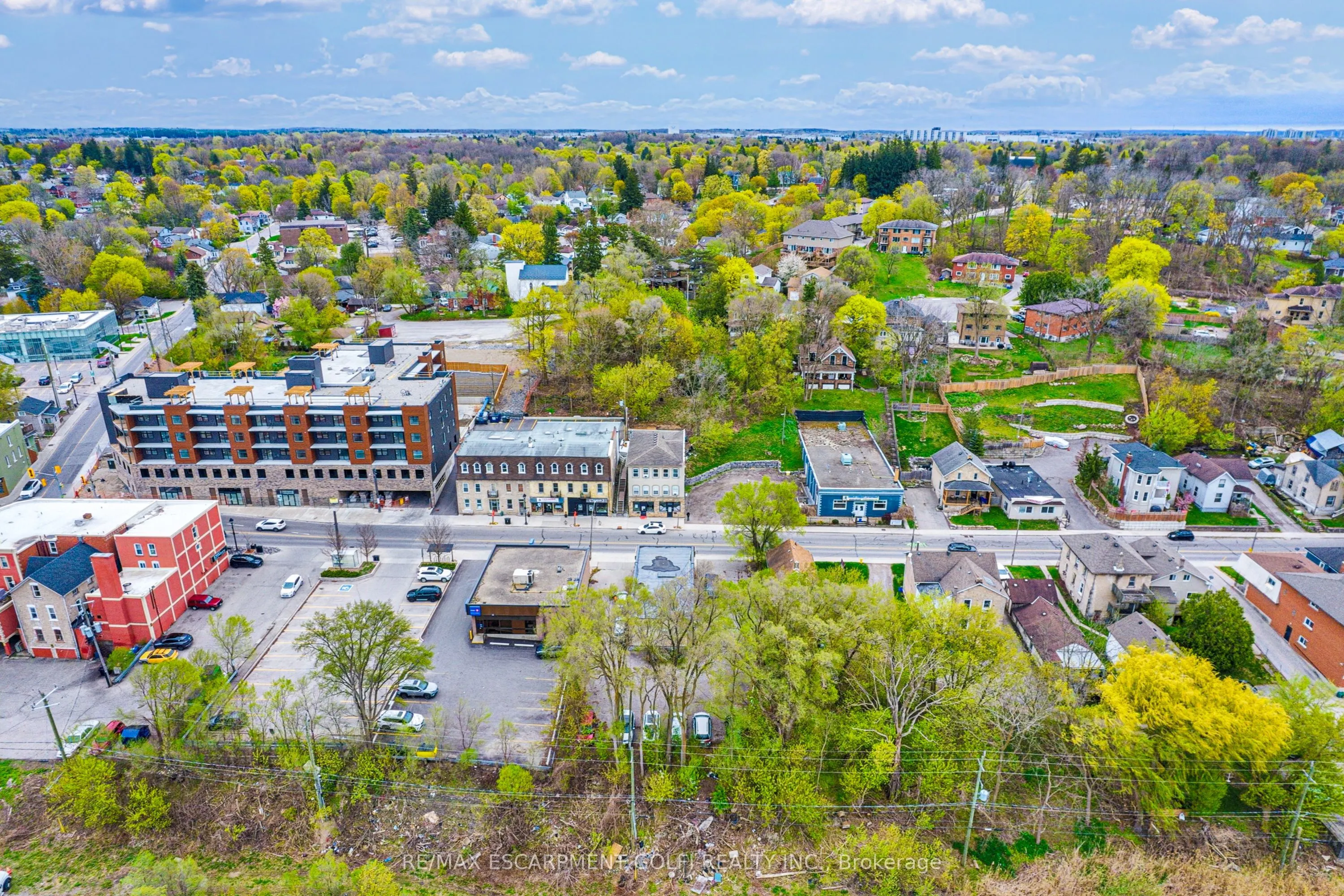 27-29 Queen Street W