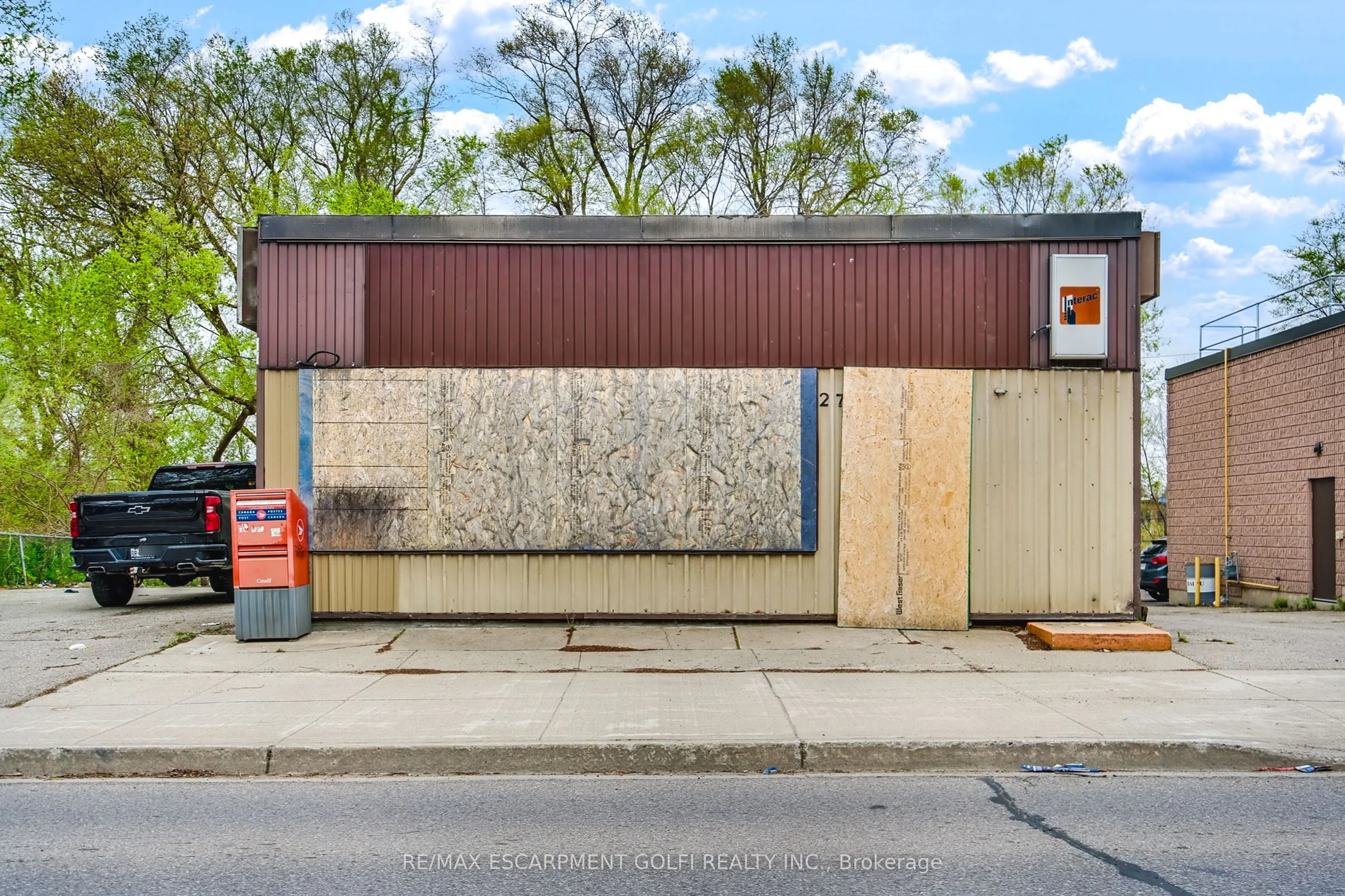 27-29 Queen Street W
