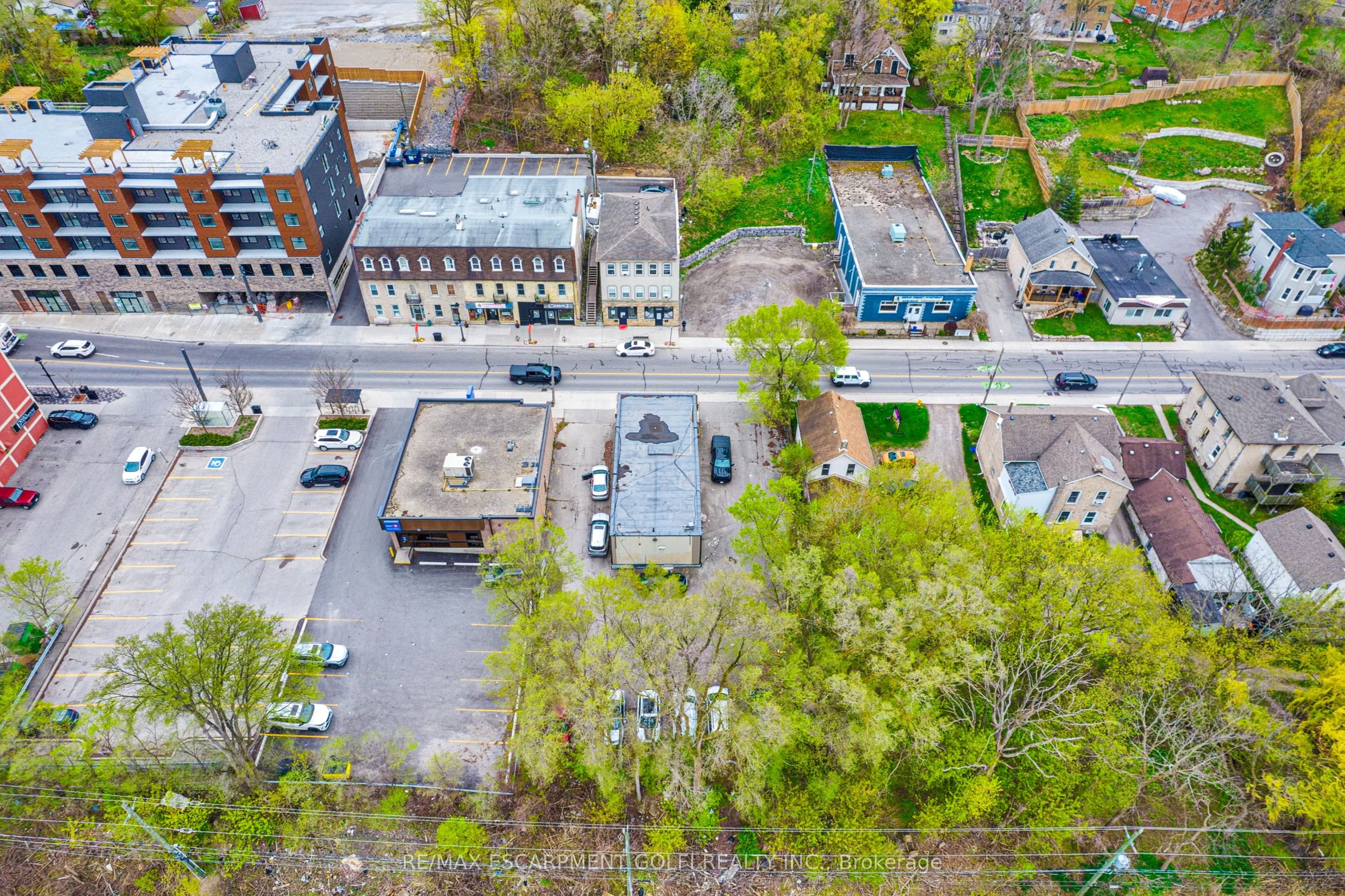 27-29 Queen Street W