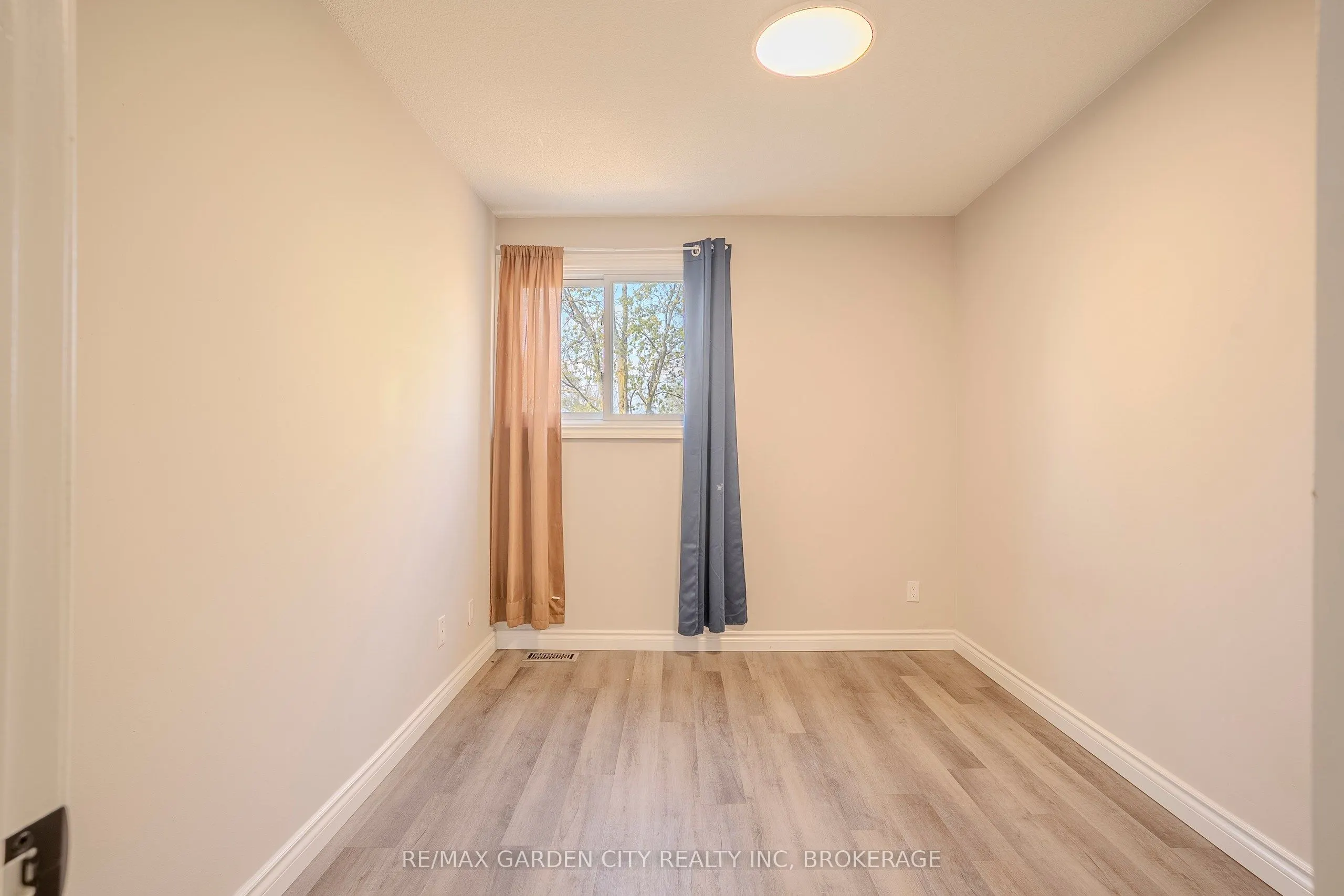 149 St. Catharines Street, #15