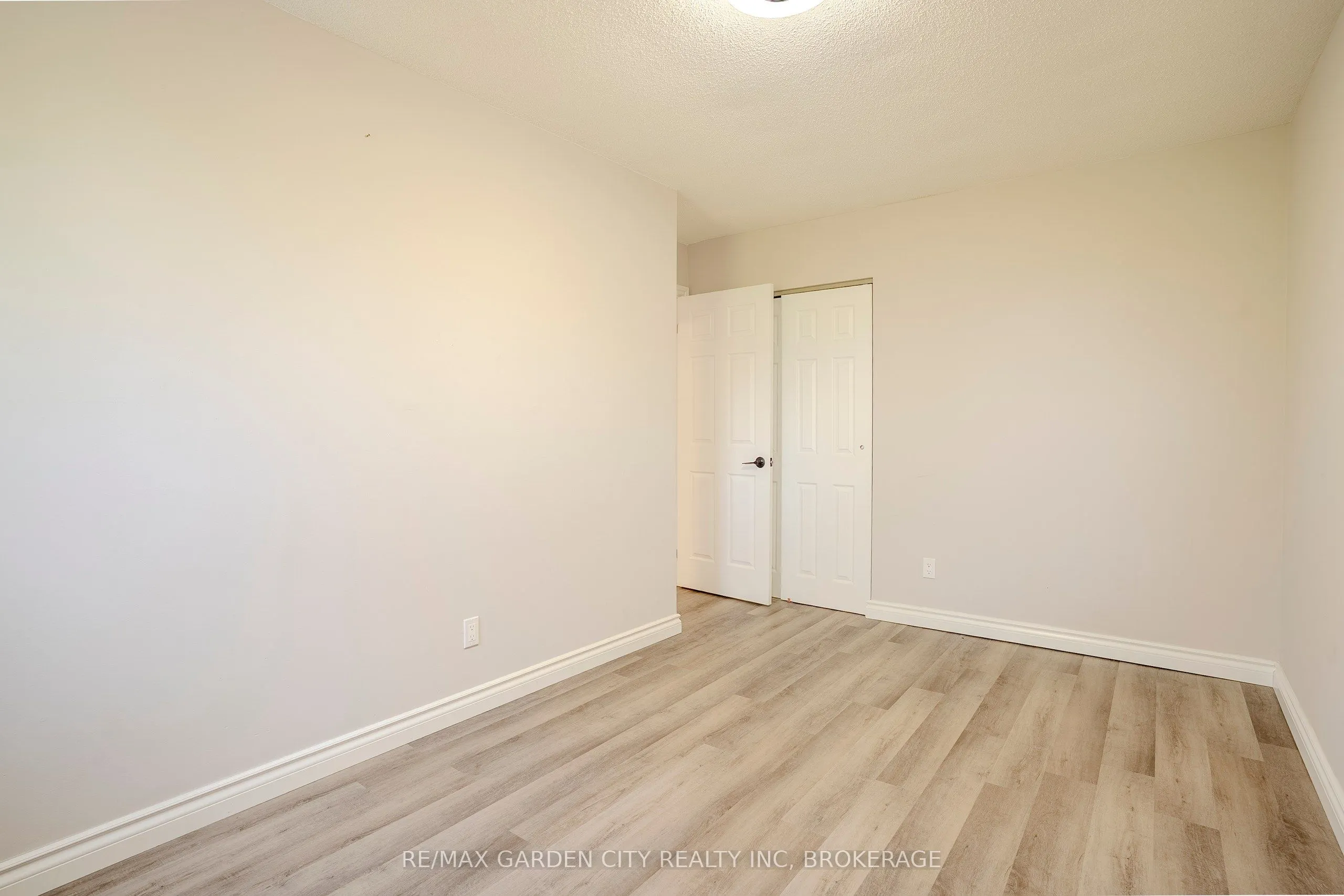 149 St. Catharines Street, #15
